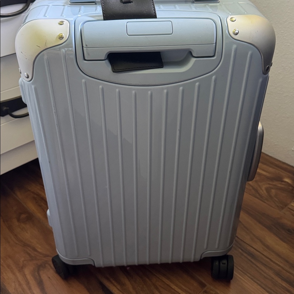 RIMOWA Pale Blue Ribbed Hard-Shell Carry-On - Picture 3 of 4